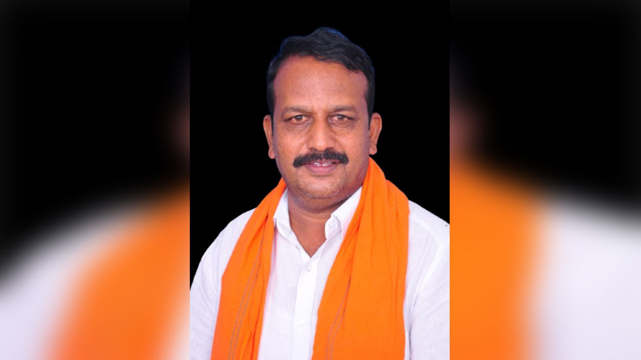 Karimnagar | క‌రీంన‌గ‌ర్ జిల్లాలో విషాదం.. రోడ్డు ప్రమాదంలో సర్పంచ్‌ మృతి