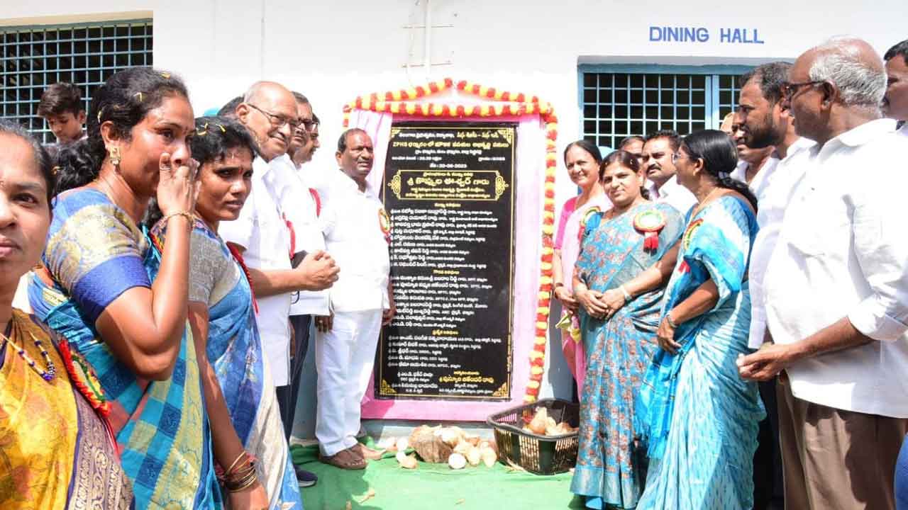 కార్పొరేట్‌కు దీటుగా సర్కారు బళ్లు