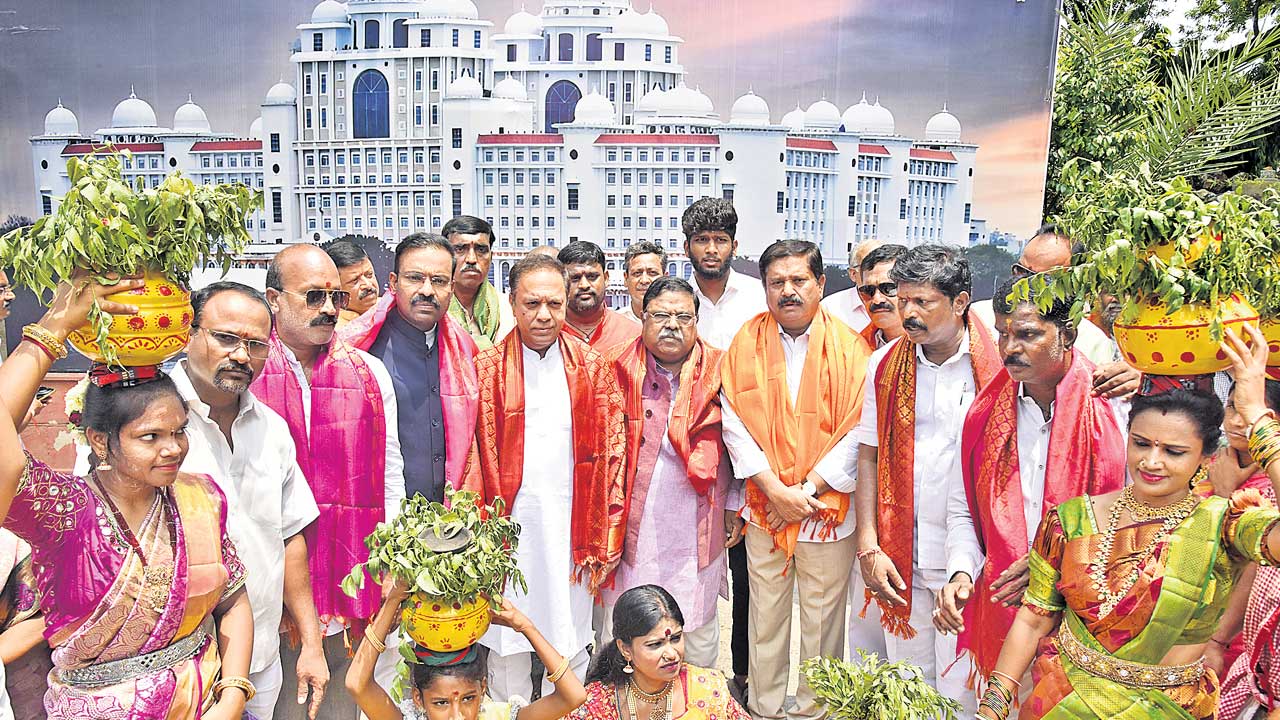 ఘనంగా ఆధ్యాత్మిక దినోత్సవం