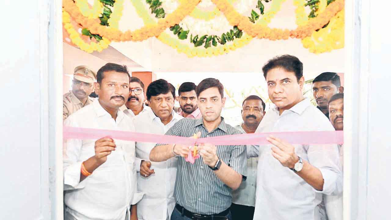 చదువుల సంబురం.. ఘనంగా విద్యా దినోత్సవం జిల్లావ్యాప్తంగా వేడుకలు