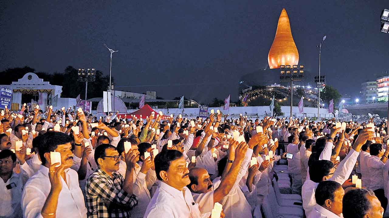 Telangana Martyrs memorial |  చరిత్ర ప్రతీకారం తీర్చుకున్నది.. జలదృశ్యాన్ని కూల్చిన చోటే అమరుల స్మారక కేంద్రం