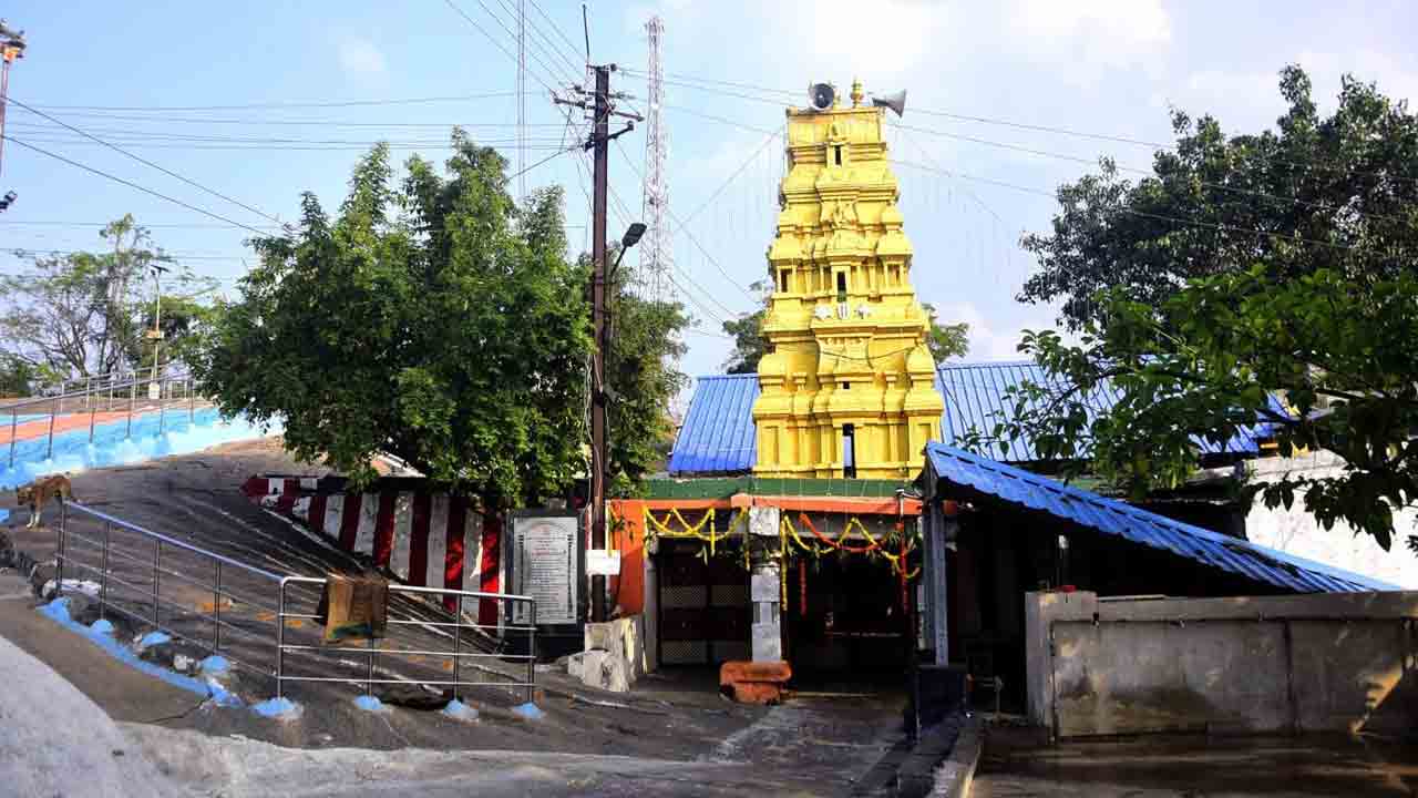 దైవం మానవ రూపంలో..