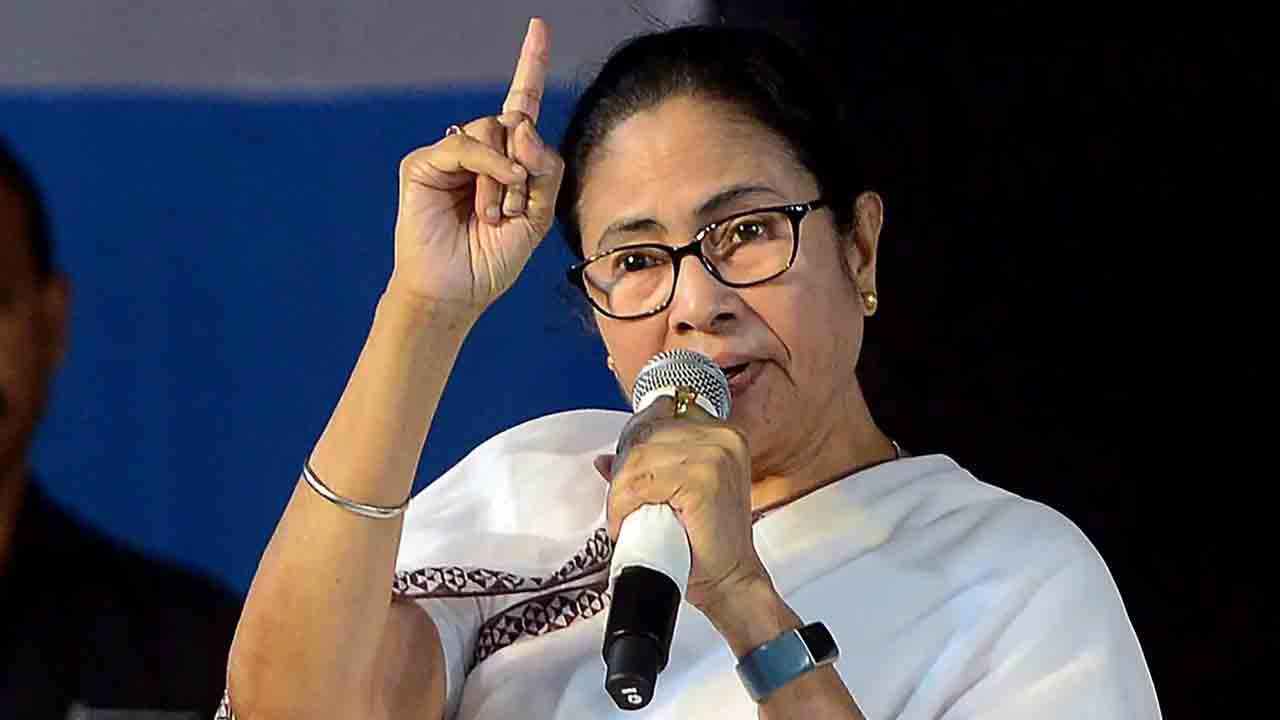 బీజేపీతో కాంగ్రెస్ అపవిత్ర బంధం