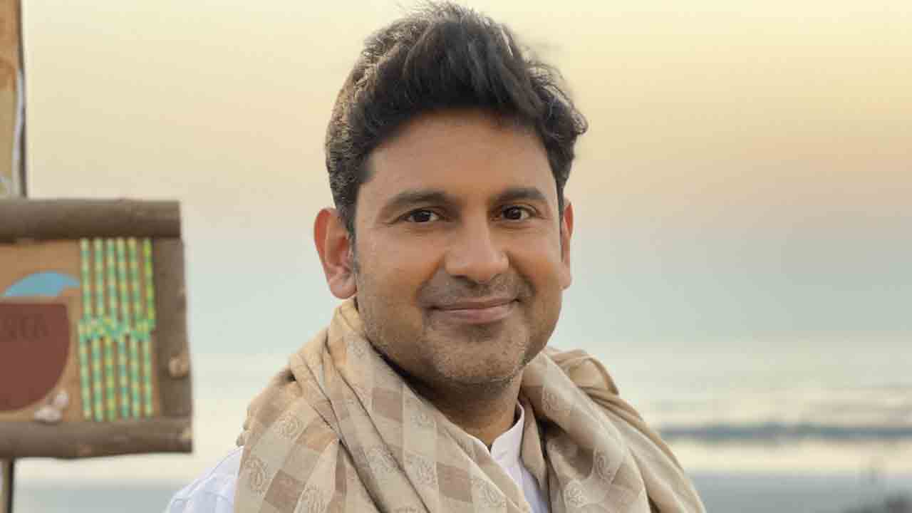 పోలీస్‌ రక్షణ కోరిన ‘ఆదిపురుష్‌’ రచయిత