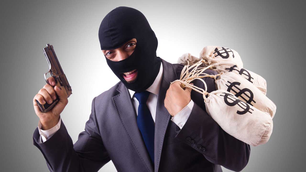 Robbery |  లుధియానాలో 7 కోట్ల దోపిడీ.. బ్యాంక్‌ సిబ్బందిని బెదిరించి దొంగల లూటీ