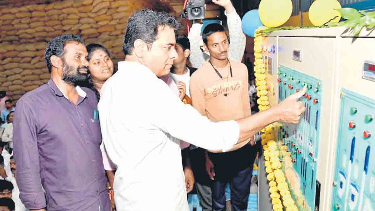 చీకటి జీవితాల్లో కొత్త వెలుగులు