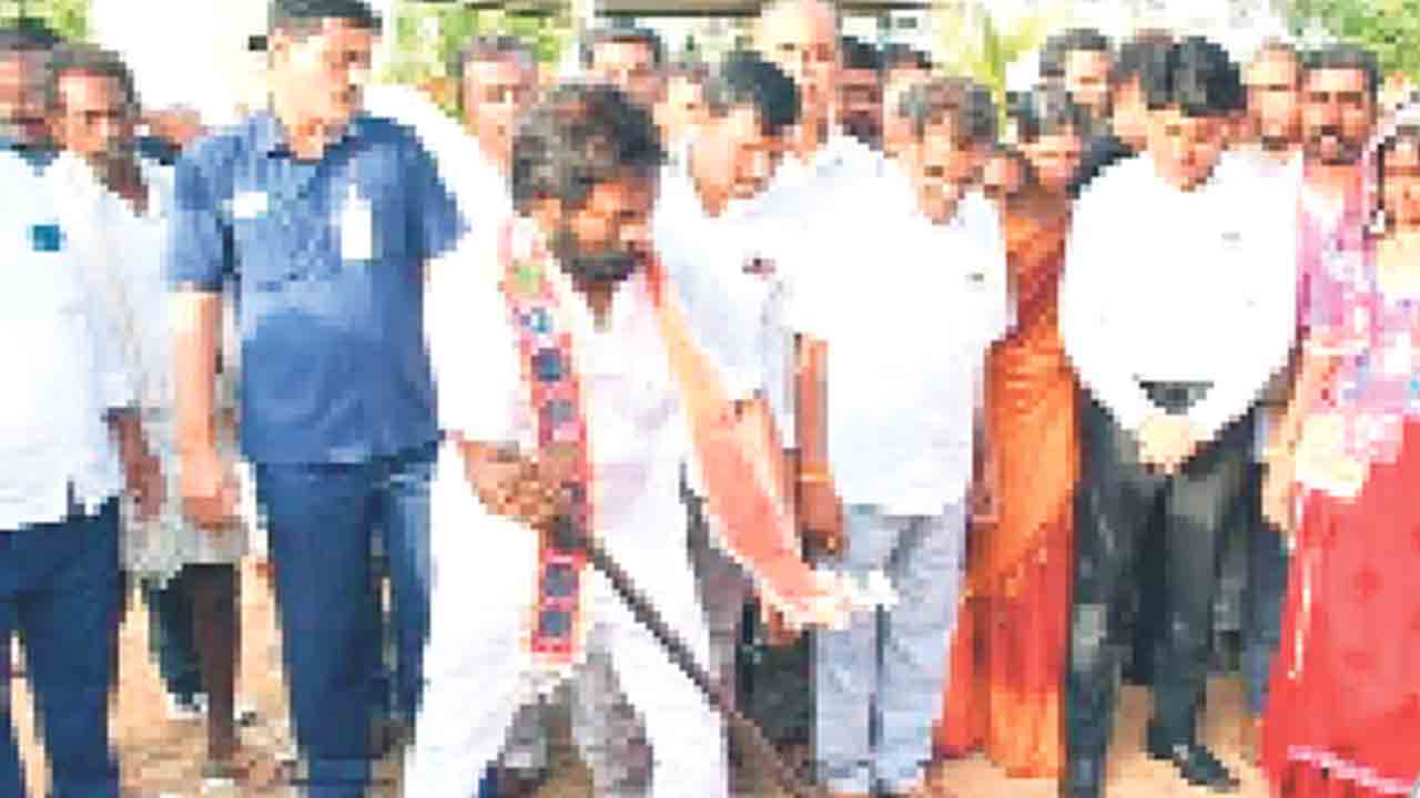 గిరిజనుల అభివృద్ధికి ప్రభుత్వం కృషి