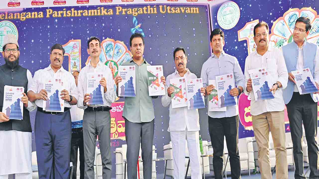 Minister KTR |  ప్రపంచ వ్యాక్సిన్‌ హబ్‌గా హైదరాబాద్‌.. వచ్చే ఏడాదినాటికి సగానికిపైగా వ్యాక్సిన్లు తెలంగాణలోనే: మంత్రి కేటీఆర్‌