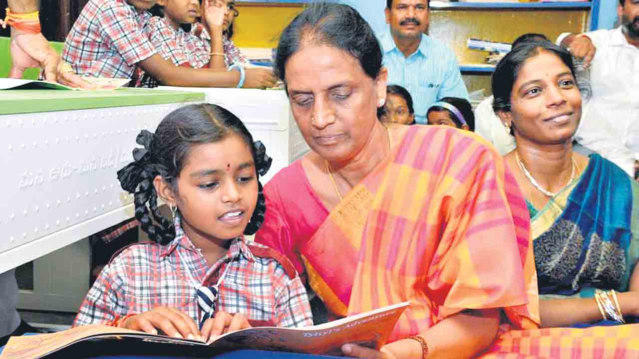 Minister Sabitha Indra Redd