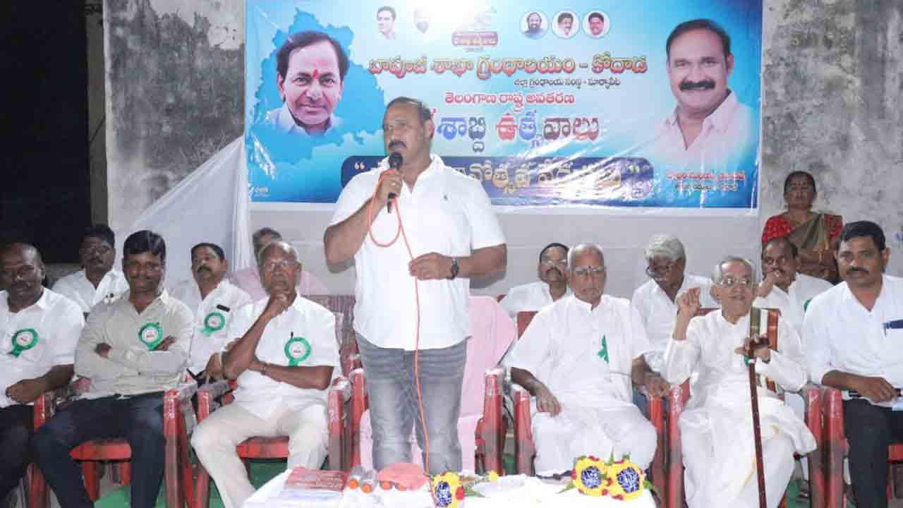 రాష్ట్ర సాధనలో కవులు, కళాకారుల పాత్ర కీలకం