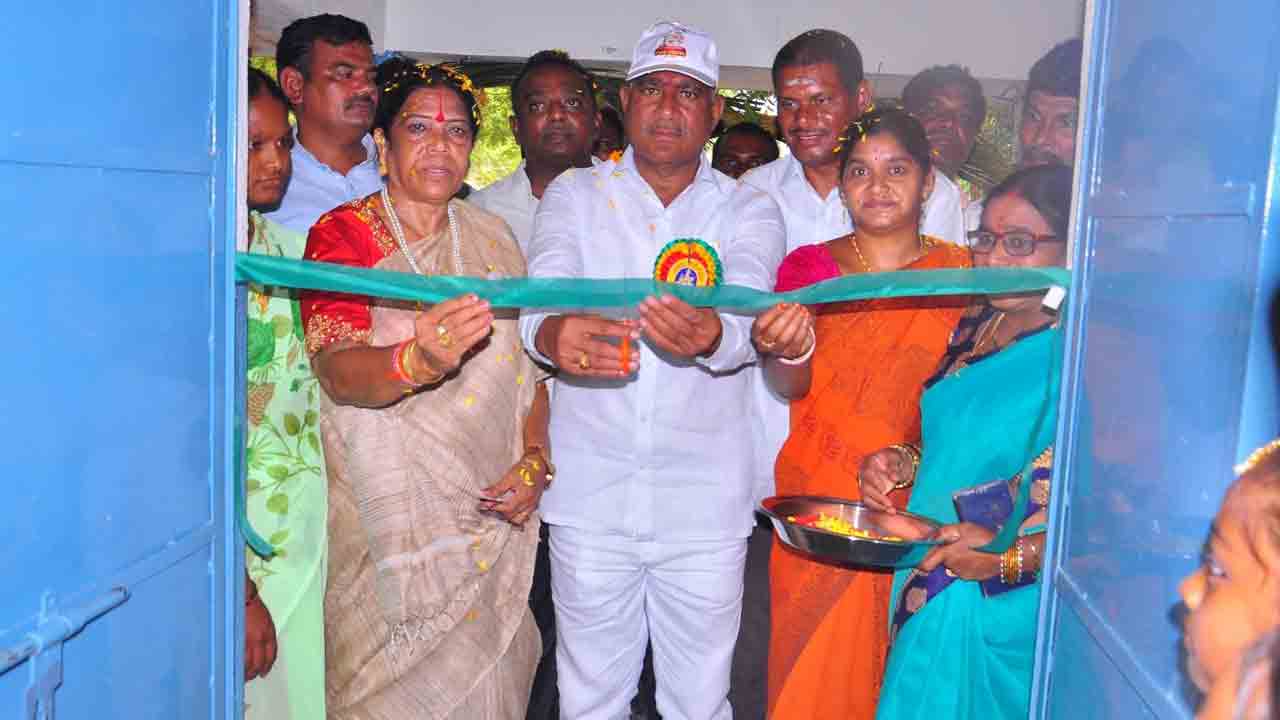 విద్యాభివృద్ధికి ప్రథమ ప్రాధాన్యం