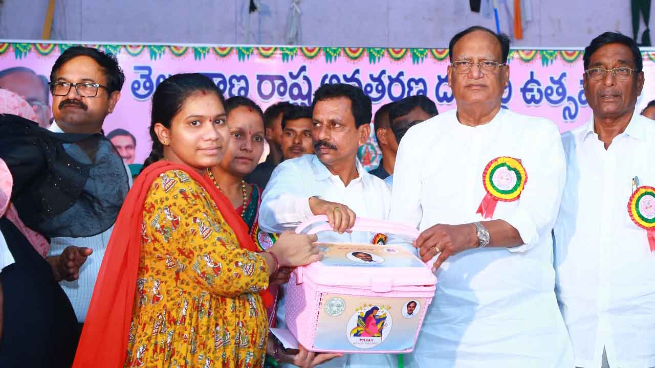 స్వరాష్ట్రంలో పేదల వద్దకే కార్పొరేట్‌ స్థాయి వైద్యం