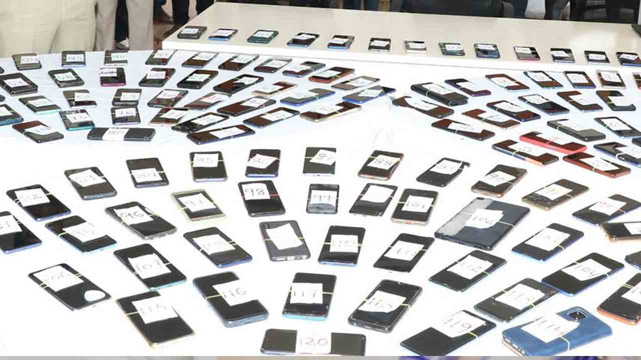 సీఈఐఆర్‌తో 1,471 ఫోన్ల రికవరీ