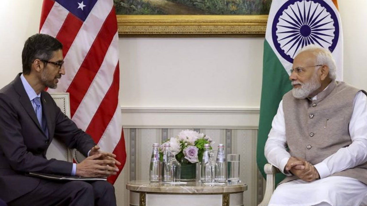 Sundar Pichai: ఇండియాలో 10 బిలియ‌న్ల డాల‌ర్ల పెట్టుబ‌డి :  గూగుల్ సీఈవో