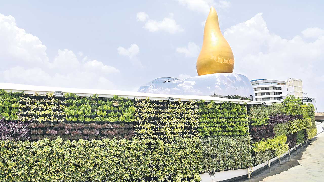 ఉద్యమ ధ్రువతారలకు నివాళి