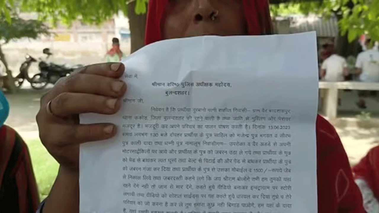 యూపీలో దారుణం : జై శ్రీరాం అనాలంటూ ముస్లిం వ్య‌క్తిని చెట్టుకు క‌ట్టేసి తీవ్రంగా కొట్టి..ఆపై..!