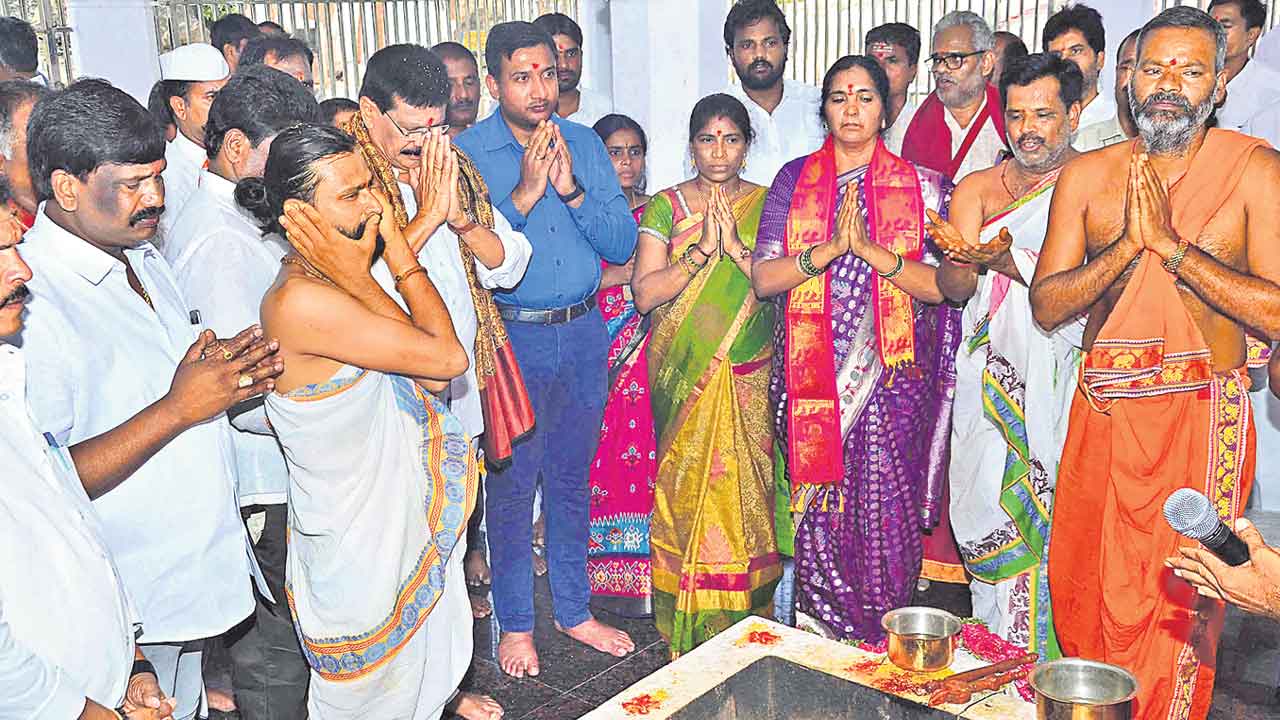 ఆలయాలకు పూర్వవైభవం