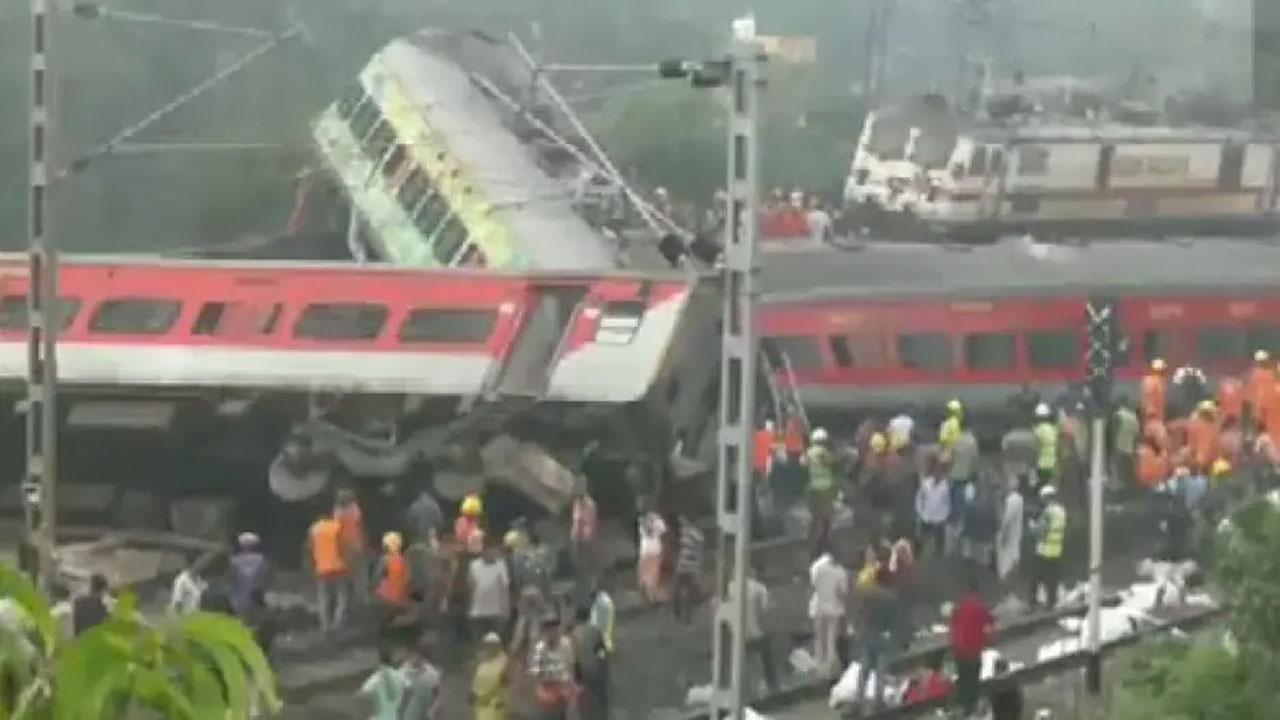Train Accidents: భార‌త్‌లో జ‌రిగిన అతిభీక‌ర 5 రైలు ప్ర‌మాదాలు ఇవే..