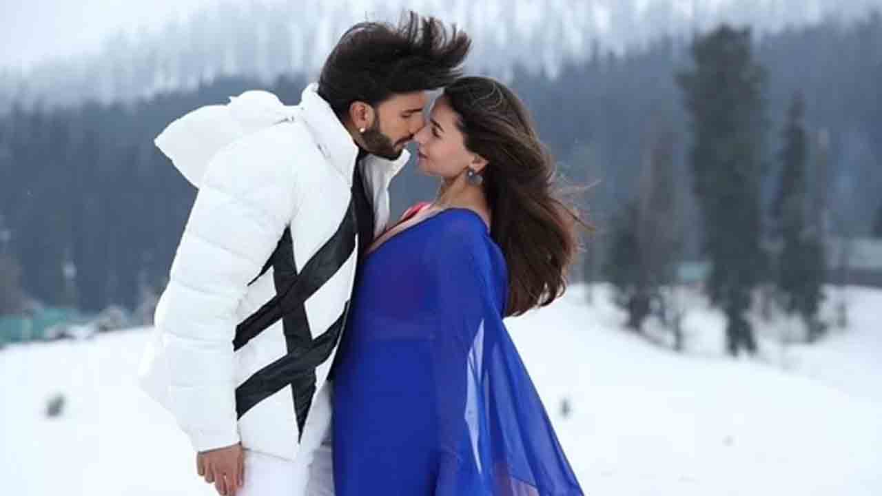 Rocky aur Rani ki prem kahani | రాకీ ఔర్ రాణీ కీ ప్రేమ్‌ కహాని ఫస్ట్‌ సింగిల్‌ రిలీజ్‌.. విజువల్స్‌ అదిరిపోయాయిగా..!