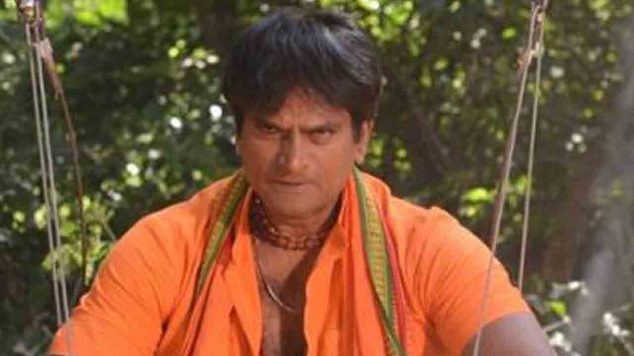 Ravi Babu | మాంత్రికుడుగా రవిబాబు