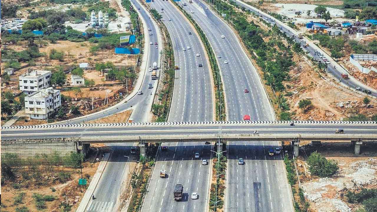 పైసలు రాష్ర్టానివి.. పేరు కేంద్రానిది!