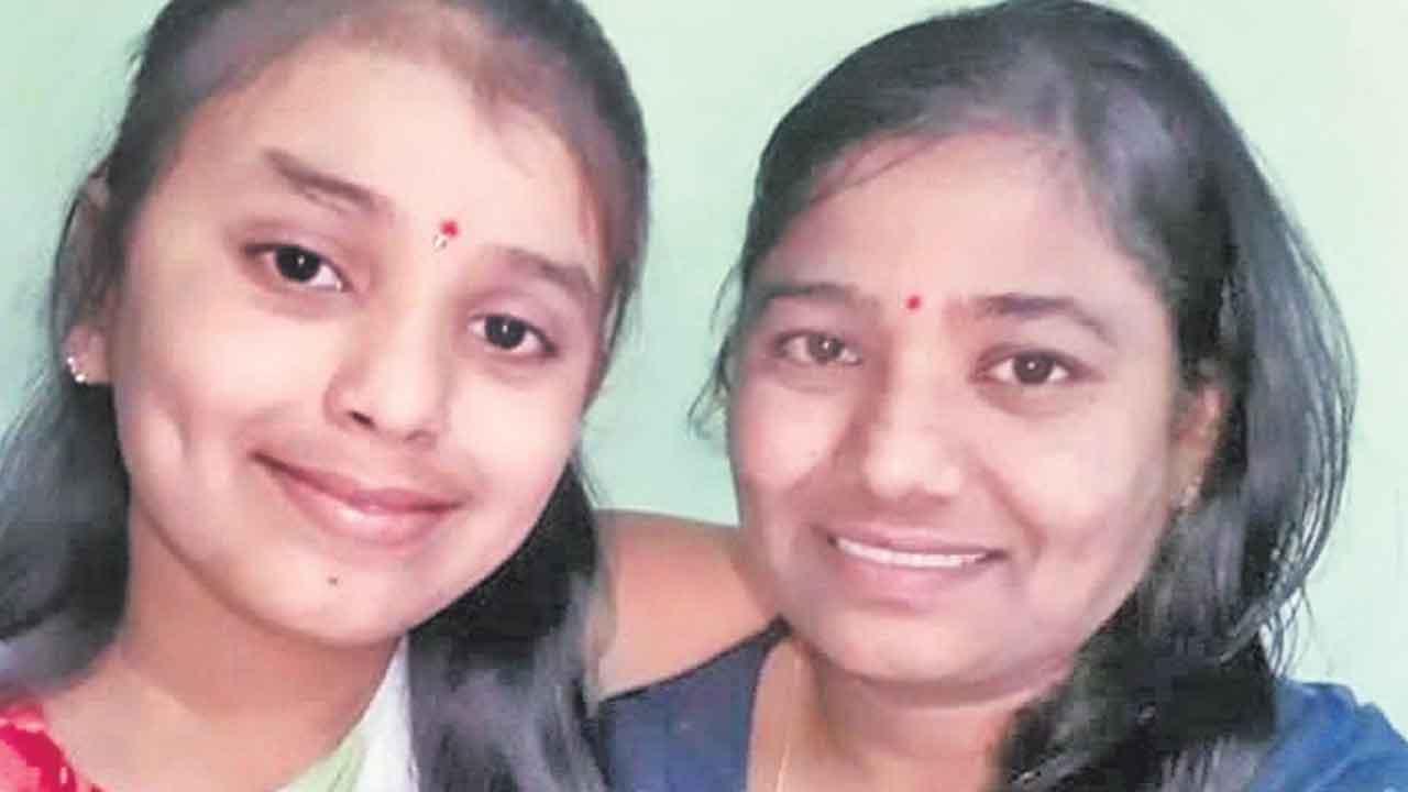 ఆర్థిక ఇబ్బందులు, కుటుంబ కలహాలతో..