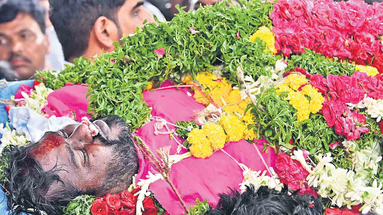 నింగికేగిన పాటల చంద్రుడు