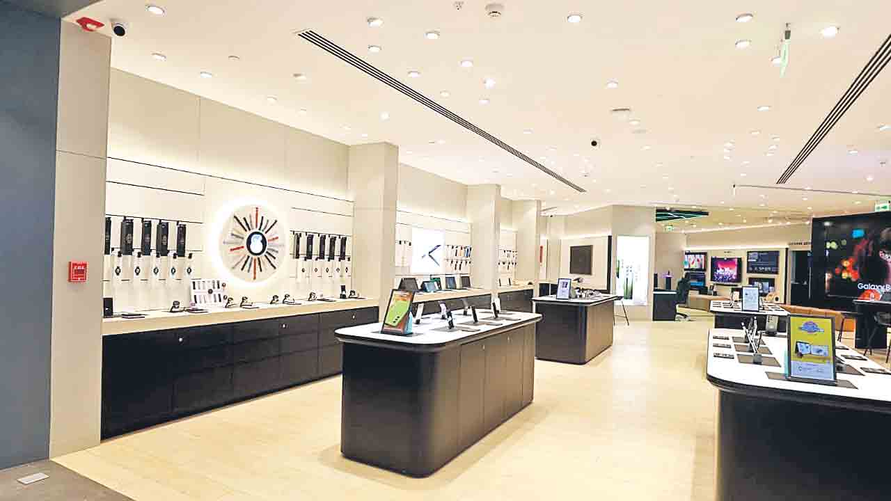 హైదరాబాద్‌లో సామ్‌సంగ్‌ ఎక్స్‌క్లూజివ్‌ స్టోర్‌