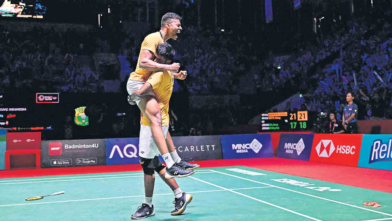 సాత్విక్‌-చిరాగ్‌ విక్టరీ హగ్‌