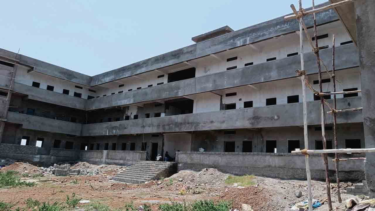 ‘గిరి’ బాలికల విద్యకు భరోసా