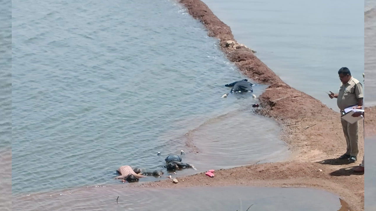 Mid Manair |  ఏం కష్టమొచ్చిందో ఏమో.. మిడ్‌ మానేరులో దూకి ముగ్గురు పిల్లలు సహా తల్లి ఆత్మహత్య