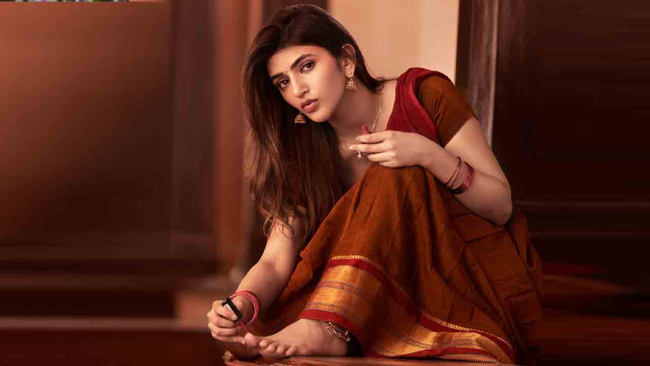 Sreeleela |  కొంగొత్త అందాల సుమబాల.. లంగావోణిలో మెరిసిపోతున్న శ్రీలీల