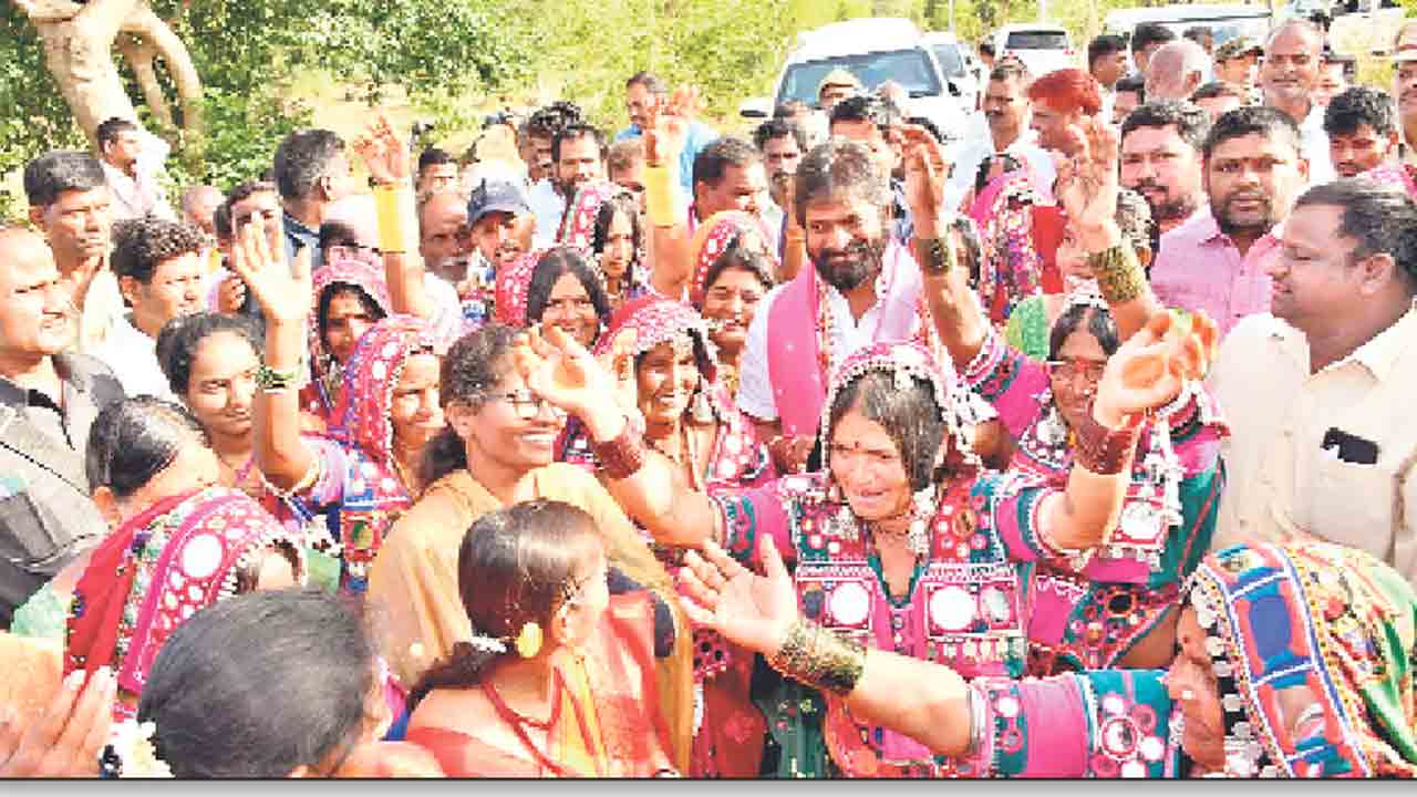 గిరిజనోత్సాహం