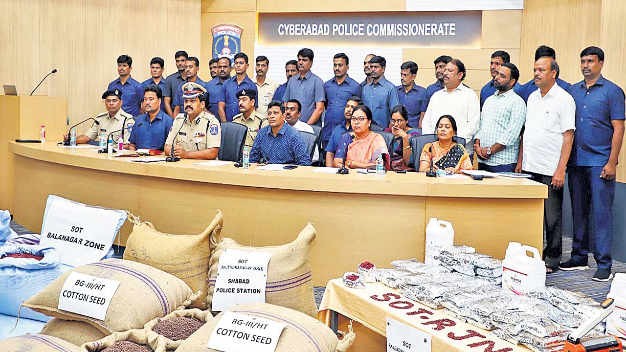 ‘నకిలీ విత్తన’ విక్రేతలపై ఉక్కుపాదం