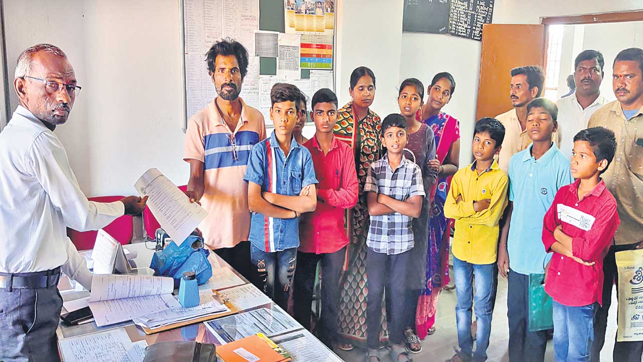 Telangana | సర్కారు బడి సీటుకు పోటీ.. భారీగా పెరుగుతున్న అడ్మిషన్లు