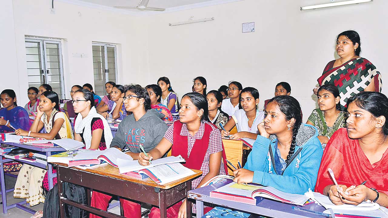 ఉన్నత విద్యలో ఉత్తమ ప్రతిభ