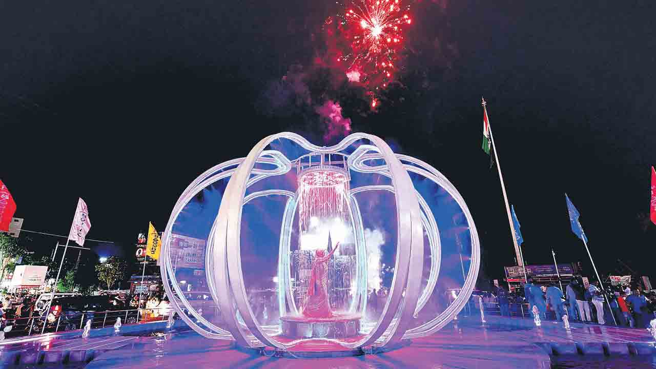 కరీంనగర్‌ను అద్భుతంగా తీర్చి దిద్దుతున్నాం