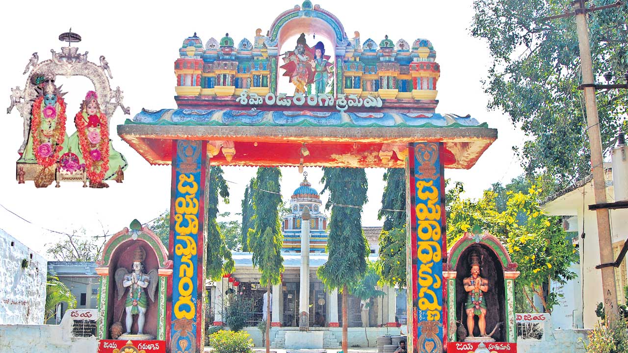 ఆషాఢి సందడి!