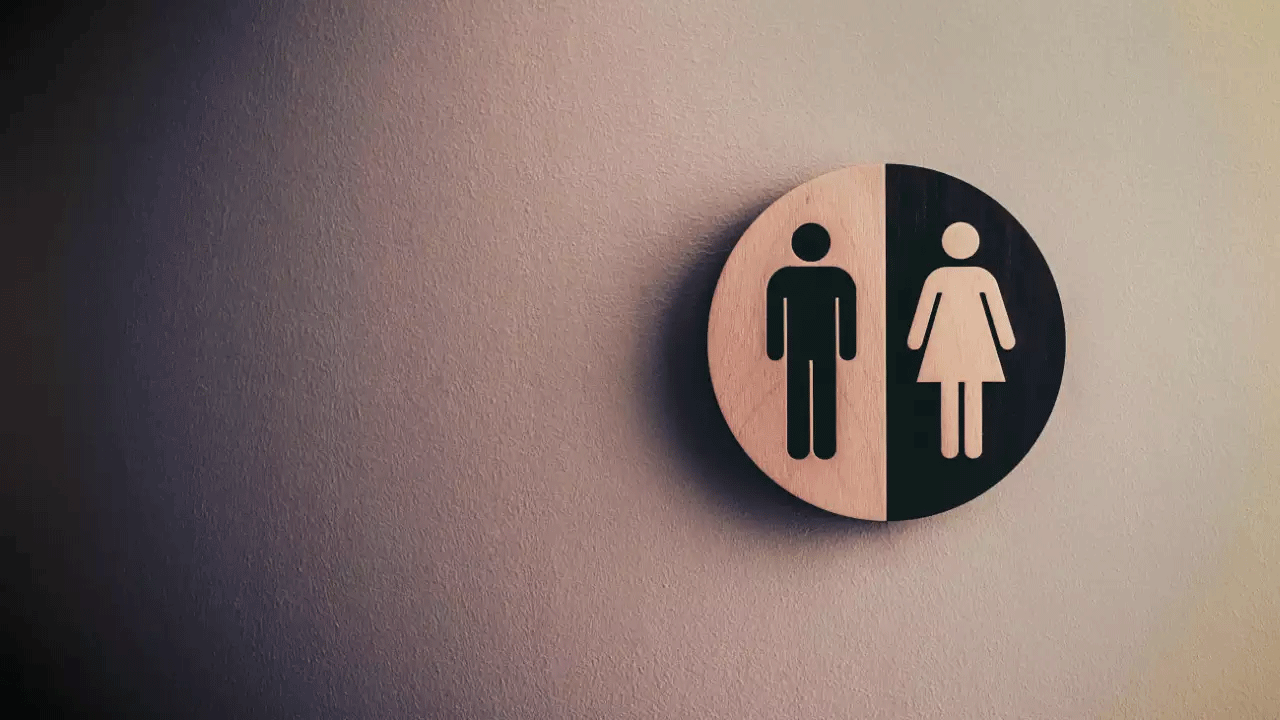 రోజుకు 6 గంట‌ల పాటు వాష్‌రూంలో గ‌డిపిన‌ ఉద్యోగిపై వేటు