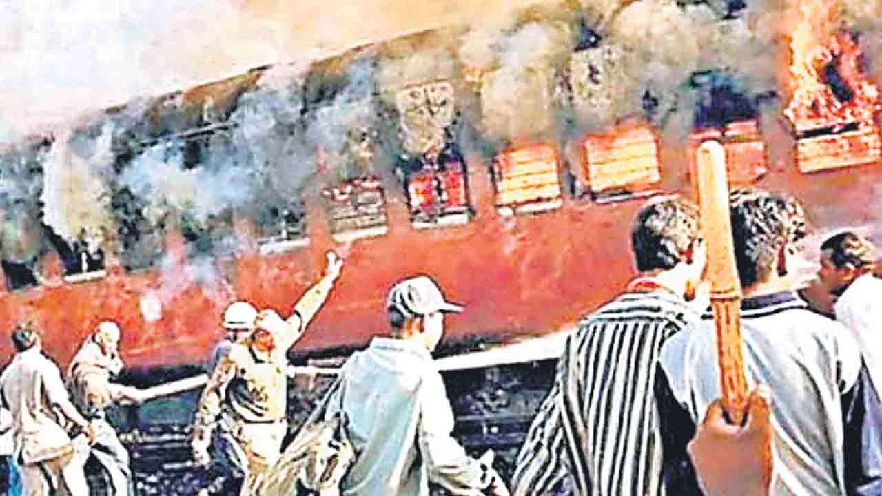 గోద్రా అల్లర్ల నిందితుల విడుదల