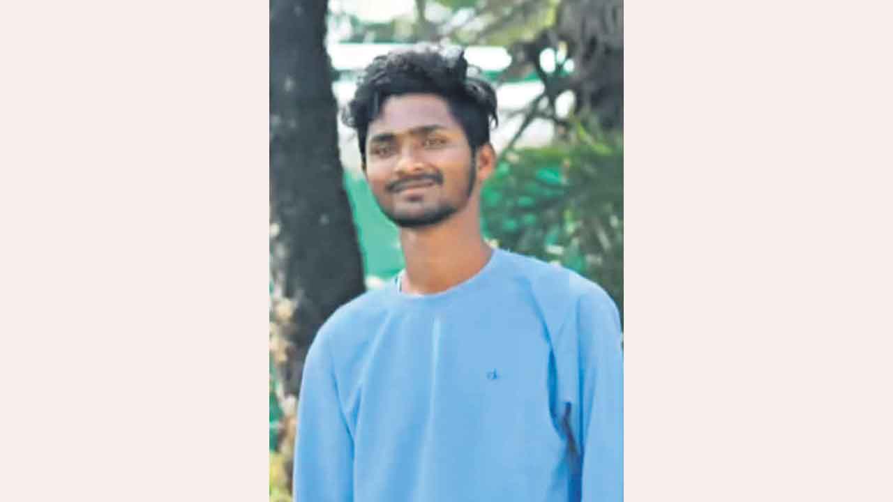 వడ్ల పైసలు ఆన్‌లైన్‌లో పోగొట్టి..