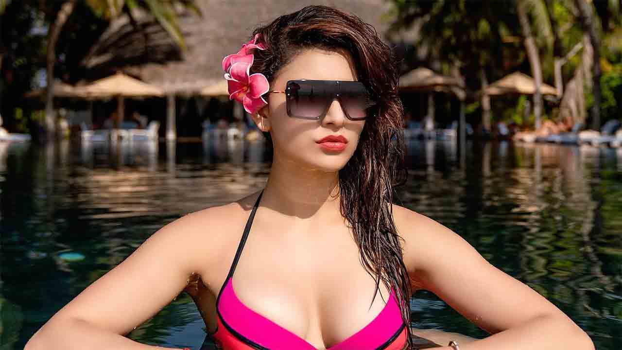 Urvashi Rautela2