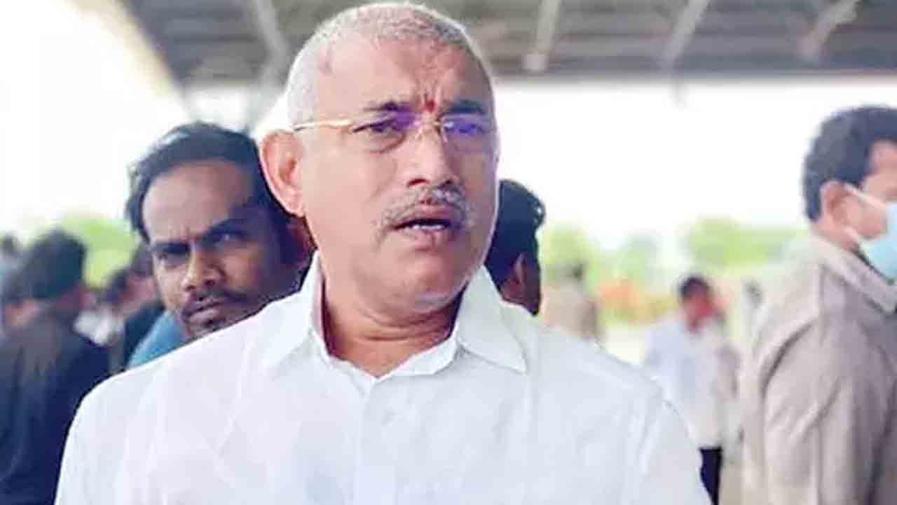 ఏపీ మంత్రి చాంబర్‌కు తాళం