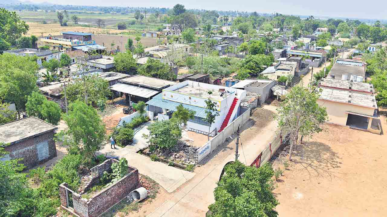 Velishala |  గోస తీరింది.. స్వరాష్ట్రంలో ఆజాదీ ఫలాలను అందుకుంటున్న వెలిశాల