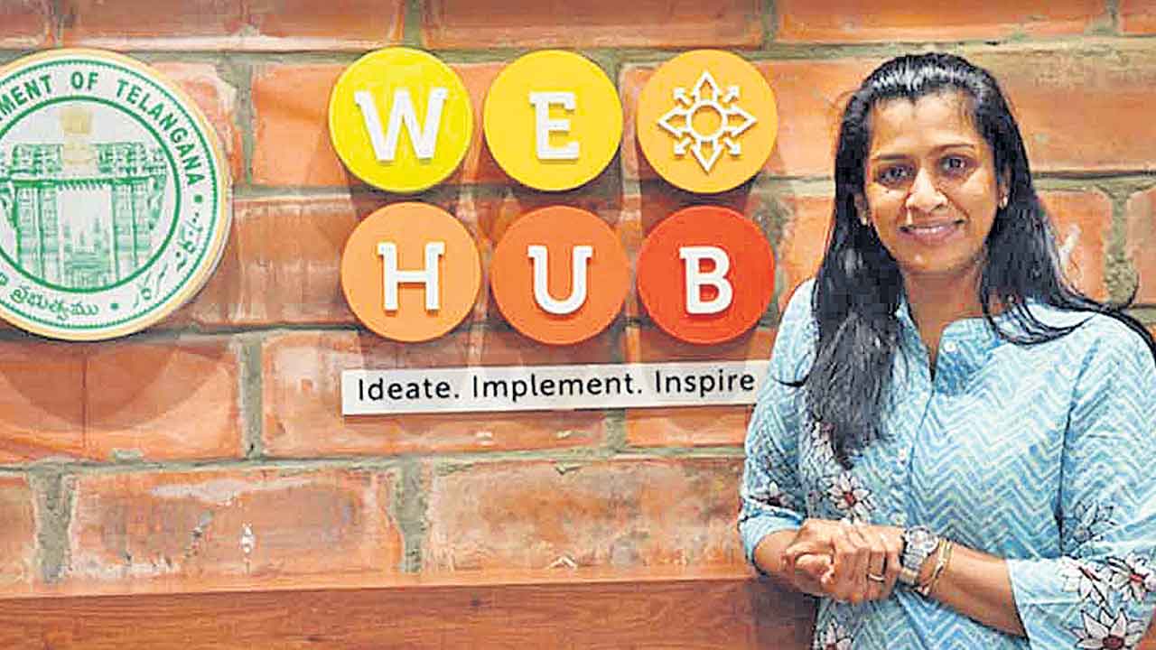 వీ హబ్‌ స్టార్టప్స్‌కు అవార్డులు