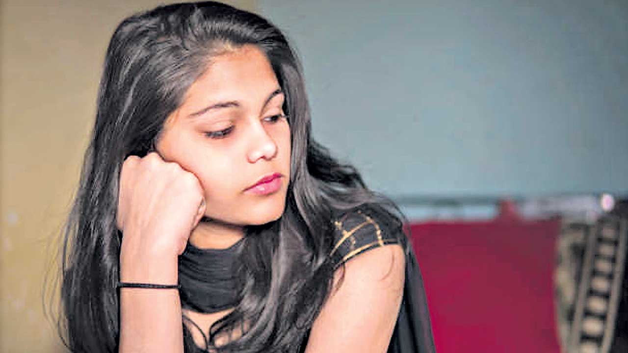 నాన్న స్థానంలో మరొకరు?