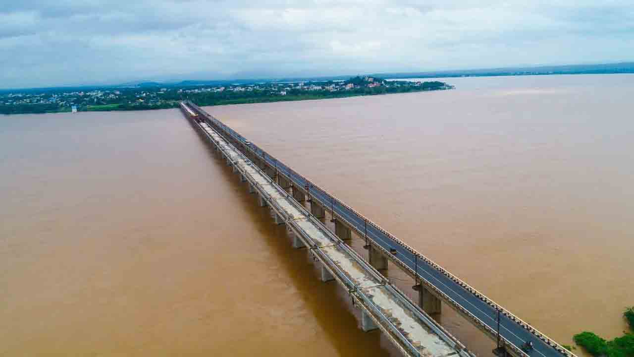 గోదావరి ఉగ్రరూపం
