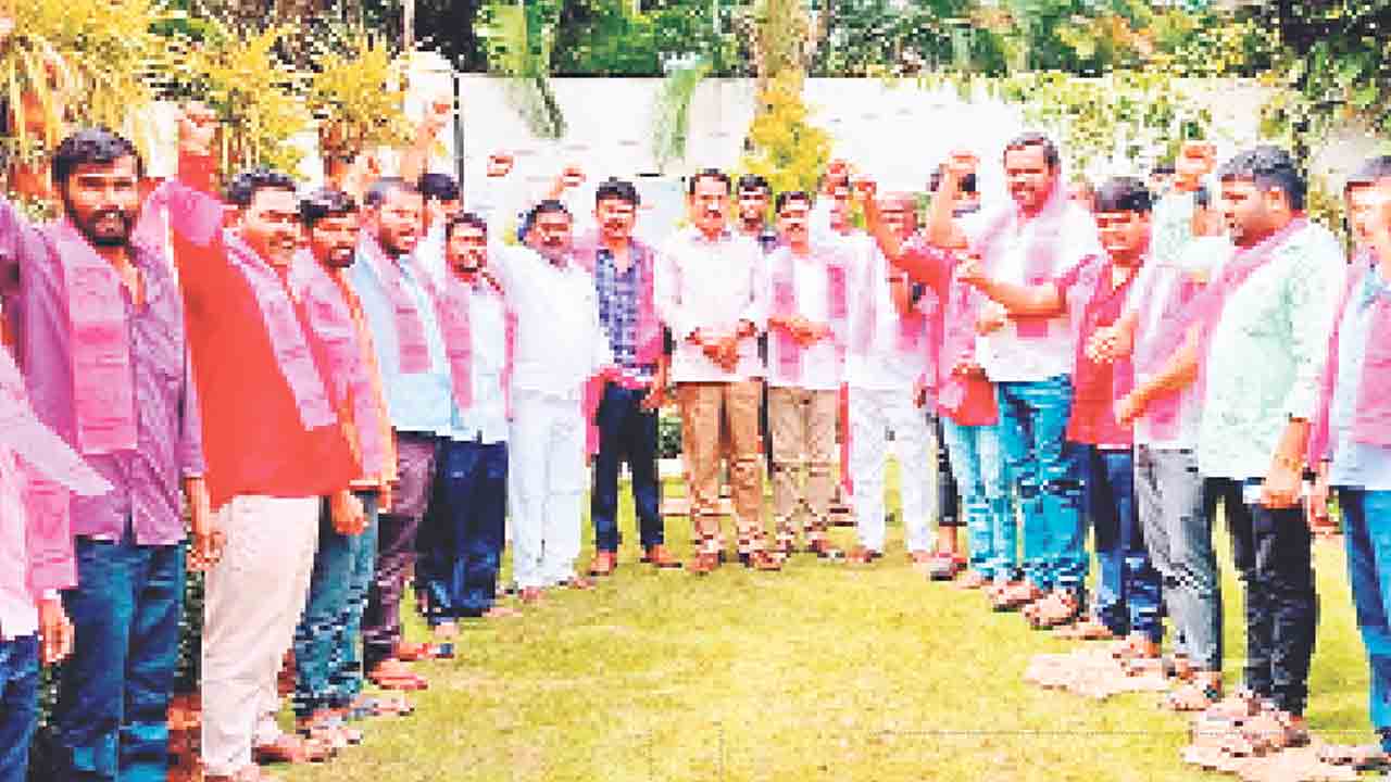 గిరిజనుల సంక్షేమానికి పెద్దపీట