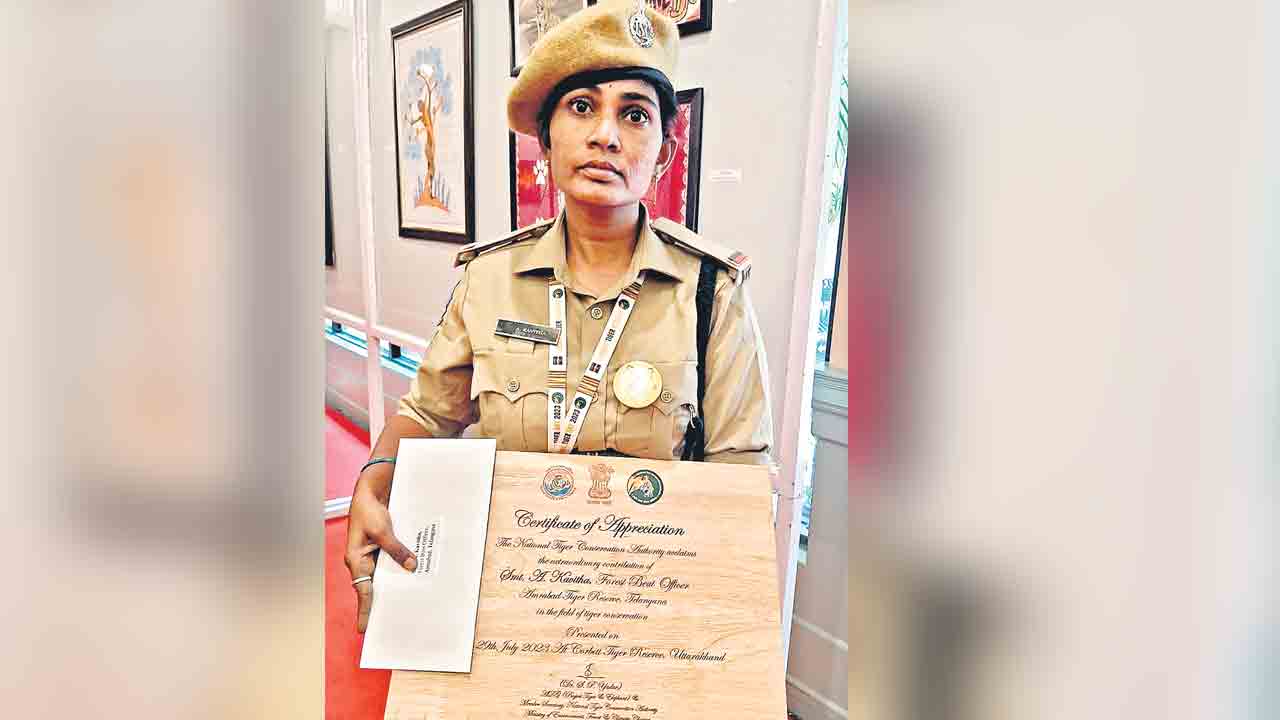 ఫారెస్ట్‌ బీట్‌ ఆఫీసర్‌కు జాతీయ అవార్డు