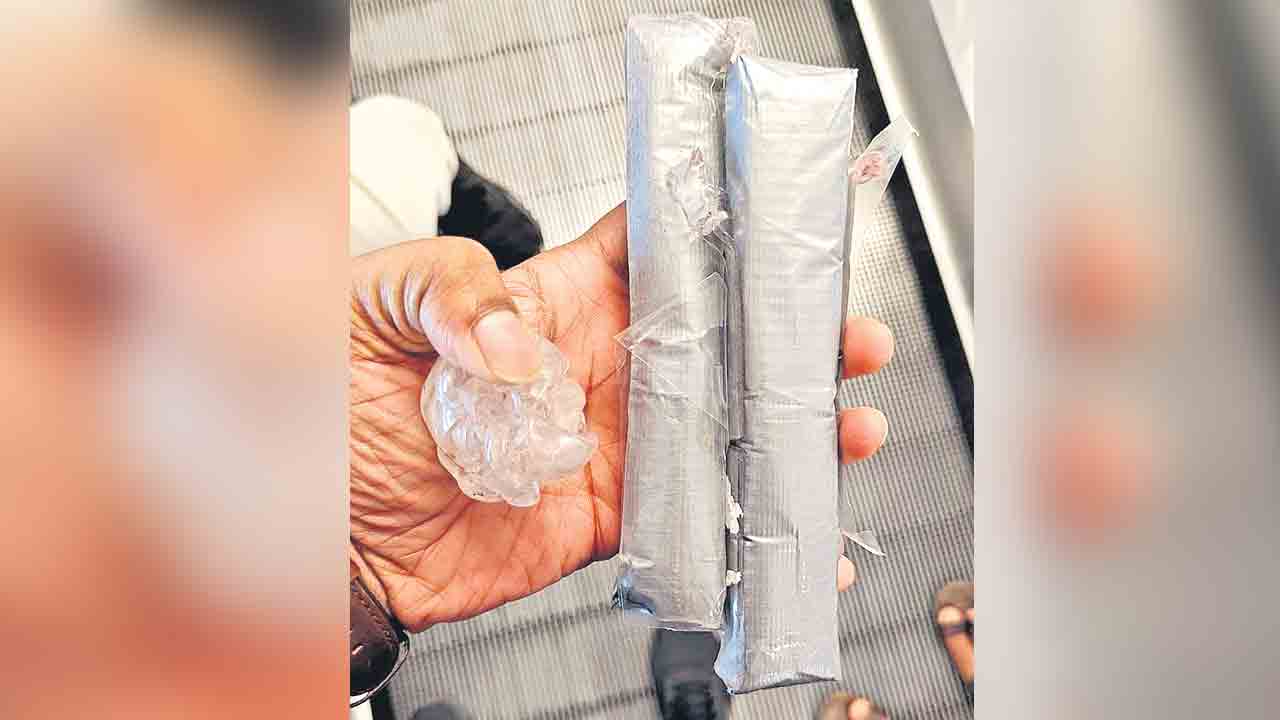 ఎయిర్‌పోర్టులో బంగారం పట్టివేత